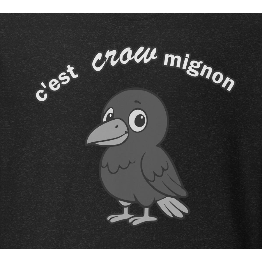 T-shirt adulte unisexe noir chiné « C’est crow mignon », détail du motif.